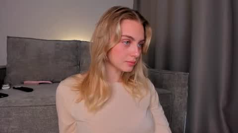 Snapshot of ashbunny_ chatting on July 31, 8:14 am your pretty Ashley online show from July 31, 8:14 am