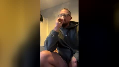 Snapshot of ashdrewery01519813 chatting on December 17, 8:42 am ashdrewery01519813 online show from December 17, 8:42 am