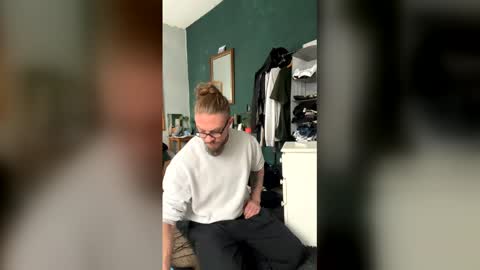 Snapshot of ashdrewery01519813 chatting on February 15, 1:52 pm ashdrewery01519813 online show from February 15, 1:52 pm