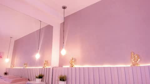 I am Ashley online show from March 29, 7:47 pm