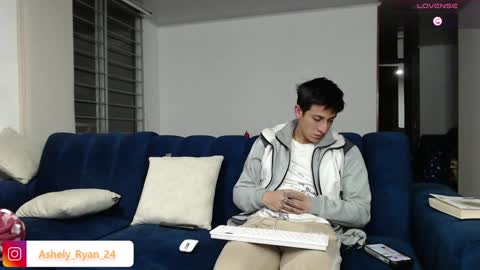 Ashley And Ryan  online show from January 29, 12:22 am