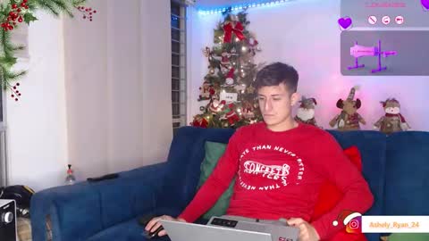 Ashley And Ryan  online show from December 16, 11:32 pm