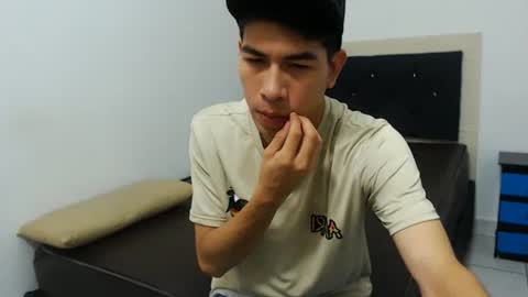 Snapshot of ashhlt chatting on September 28, 2:06 am ashhlt online show from September 28, 2:06 am