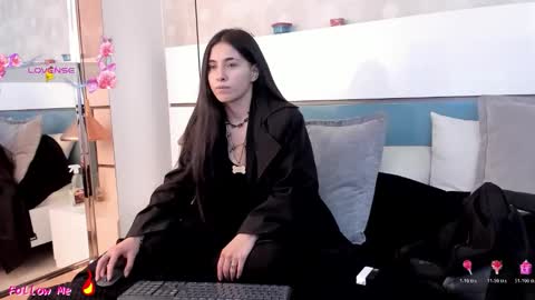 Ashkoreh online show from December 14, 7:07 pm