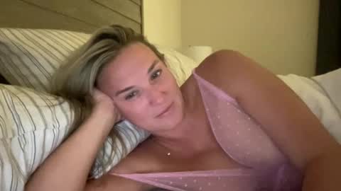 Snapshot of ashlarising chatting on November 2, 1:41 am ashlarising online show from November 2, 1:41 am