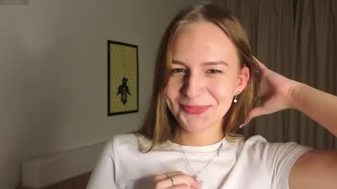 Snapshot of ashlealavender chatting on March 31, 9:26 pm April online show from March 31, 9:26 pm