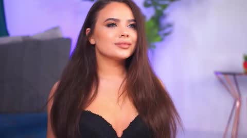 Snapshot of ashleeangel chatting on March 12, 10:43 am Ashley online show from March 12, 10:43 am