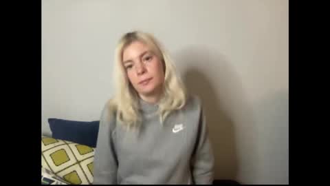 Snapshot of ashleebby818 chatting on January 12, 3:45 am Ashlee online show from January 12, 3:45 am