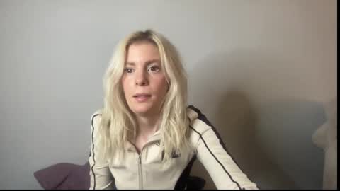 Snapshot of ashleebby818 chatting on January 16, 2:26 am Ashlee online show from January 16, 2:26 am