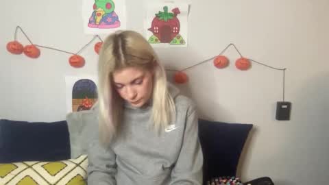 Snapshot of ashleebby818 chatting on February 1, 1:26 am Ashlee online show from February 1, 1:26 am