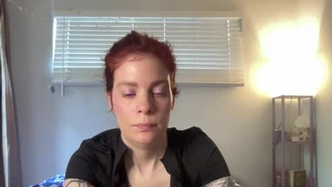 Ashlee online show from April 6, 6:42 pm