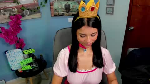 Snapshot of ashleey_johnson chatting on February 4, 1:27 pm linda online show from February 4, 1:27 pm