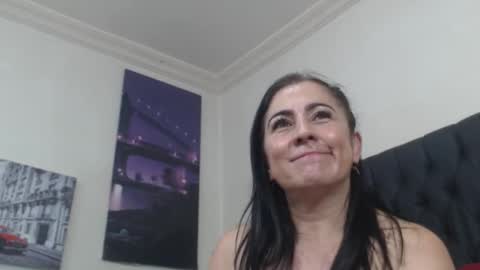 Snapshot of ashleey_thompson chatting on September 28, 7:41 pm ashleey_thompson online show from September 28, 7:41 pm