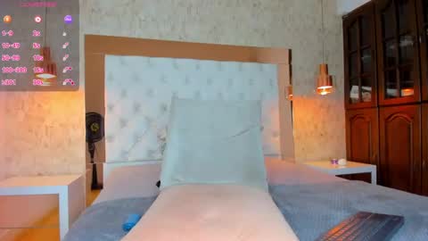 Snapshot of ashleeybrownn chatting on December 19, 1:39 am Ashleey Brownn  online show from December 19, 1:39 am