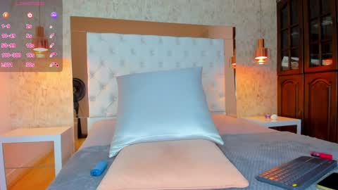 Snapshot of ashleeybrownn chatting on December 20, 1:47 am Ashleey Brownn  online show from December 20, 1:47 am