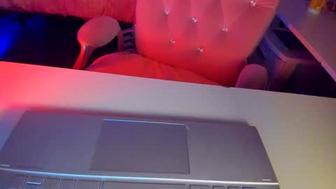 Snapshot of ashley_57 chatting on November 4, 12:43 am Ashley online show from November 4, 12:43 am