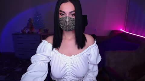   Yasmina   online show from January 21, 3:15 am