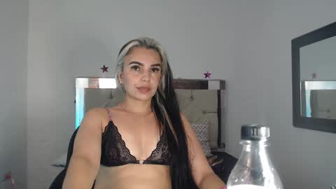 ashley__tylor online show from January 12, 7:53 am