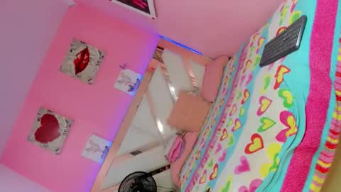 ashley_alexa online show from December 19, 9:05 am