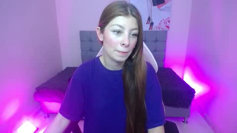 Snapshot of ashley_benson_x chatting on February 16, 6:59 pm Ashley online show from February 16, 6:59 pm