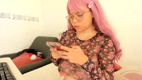 Soy Ash online show from December 11, 4:09 pm