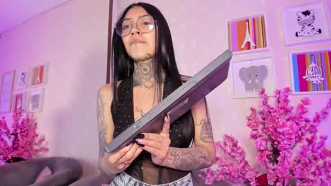 ashley_blum_ online show from March 20, 1:05 pm