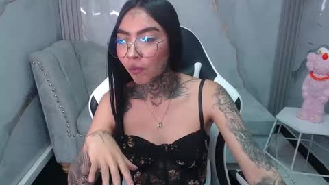 Snapshot of ashley_blum_v chatting on September 18, 7:49 pm ashley_blum_v online show from September 18, 7:49 pm