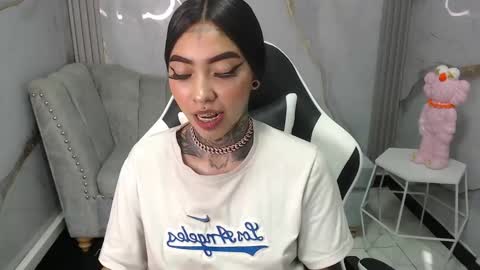 Snapshot of ashley_blum_v chatting on October 7, 8:17 pm ashley_blum_v online show from October 7, 8:17 pm