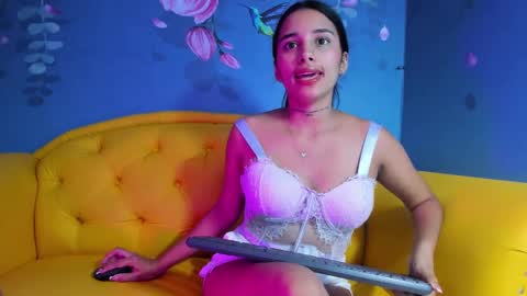 Snapshot of ashley_fresita chatting on January 18, 3:42 am ASHLEY online show from January 18, 3:42 am