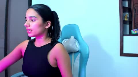 Snapshot of ashley_fresita chatting on January 25, 2:26 am ASHLEY online show from January 25, 2:26 am