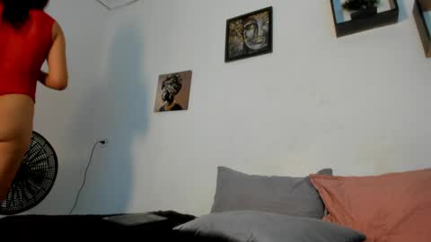 Snapshot of ashley_girl_queen chatting on June 5, 2:45 pm ashley_girl_queen online show from June 5, 2:45 pm