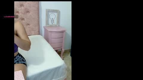 Snapshot of ashley_jonnes_ chatting on March 7, 2:08 am ASHLEY online show from March 7, 2:08 am