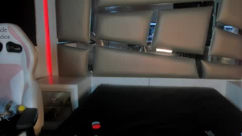 ashley_js online show from October 7, 8:00 am