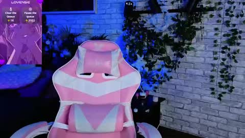 Ashley online show from May 19, 8:59 pm