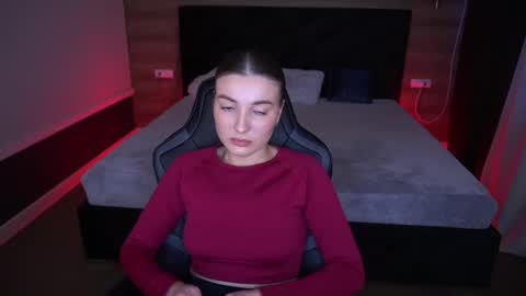 ashleybaee online show from December 3, 1:42 pm