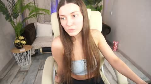 Snapshot of ashleybaee chatting on April 10, 12:21 pm ashleybaee online show from April 10, 12:21 pm