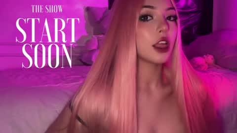 Ashlee Boox   online show from May 14, 3:19 pm