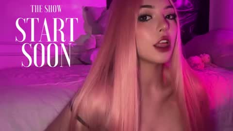 Ashlee Boox   online show from May 19, 4:24 pm