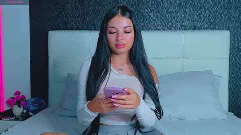 Snapshot of ashleyetthen chatting on June 14, 4:42 pm AshleyEtthen online show from June 14, 4:42 pm