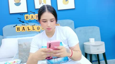 Ashley Evans online show from October 23, 8:18 pm