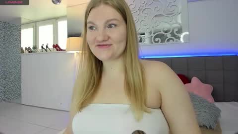 AshleyJonse online show from October 6, 5:05 am