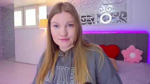 AshleyJonse online show from March 22, 6:17 am