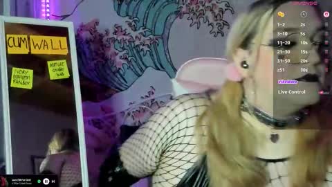 Snapshot of ashleyqt_aus chatting on October 14, 10:16 am AshleyQT online show from October 14, 10:16 am