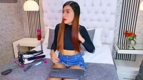 Snapshot of ashleyroberh chatting on April 16, 7:47 pm AshleyRoberh online show from April 16, 7:47 pm