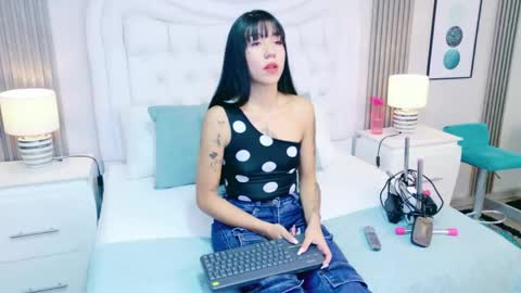 Snapshot of ashleyroberh chatting on April 24, 7:38 pm AshleyRoberh online show from April 24, 7:38 pm