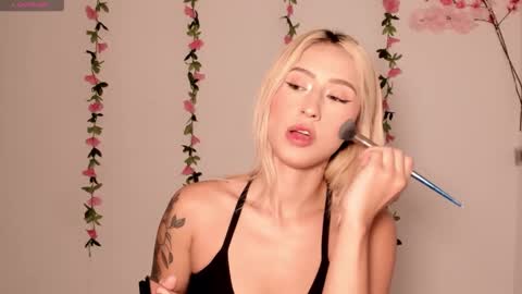 Snapshot of ashleyroys_111 chatting on March 2, 7:10 pm dahiana online show from March 2, 7:10 pm