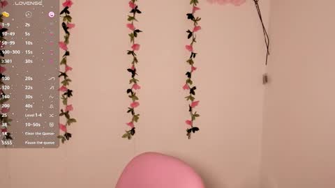 Snapshot of ashleyroys_111 chatting on March 5, 8:05 pm dahiana online show from March 5, 8:05 pm