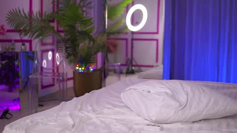 Ashley online show from December 12, 11:47 pm