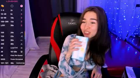 Ashley online show from February 18, 1:18 pm