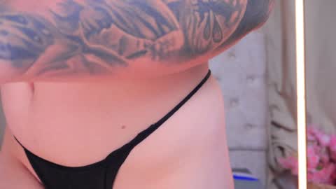 Ashley Lauren online show from December 19, 7:07 am